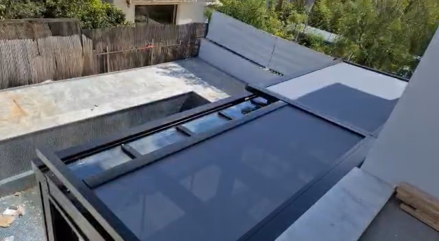 פרגולה אלומיניום זכוכית נפתחת חשמלית - תמונה 3